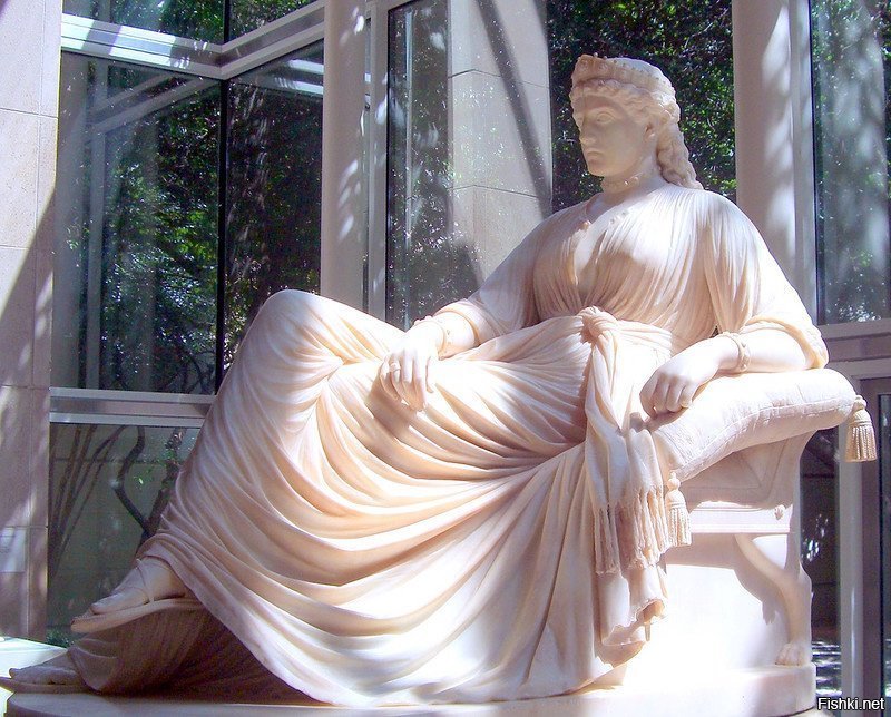 Скульптура царицы Семирамиды в Музее искусств в Далласе