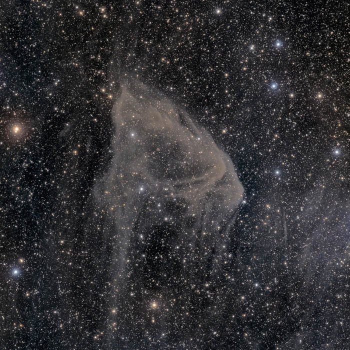 Шарплесc 2–63 - огромное молекулярное облако, находящееся на расстоянии около 700 световых лет от Земли в созвездии Стрельца