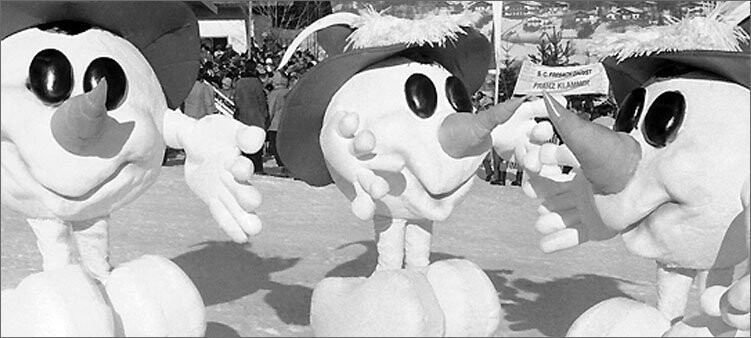 Первый талисман  появился на XII играх в Инсбруке в 1976 году, им стал снеговик.