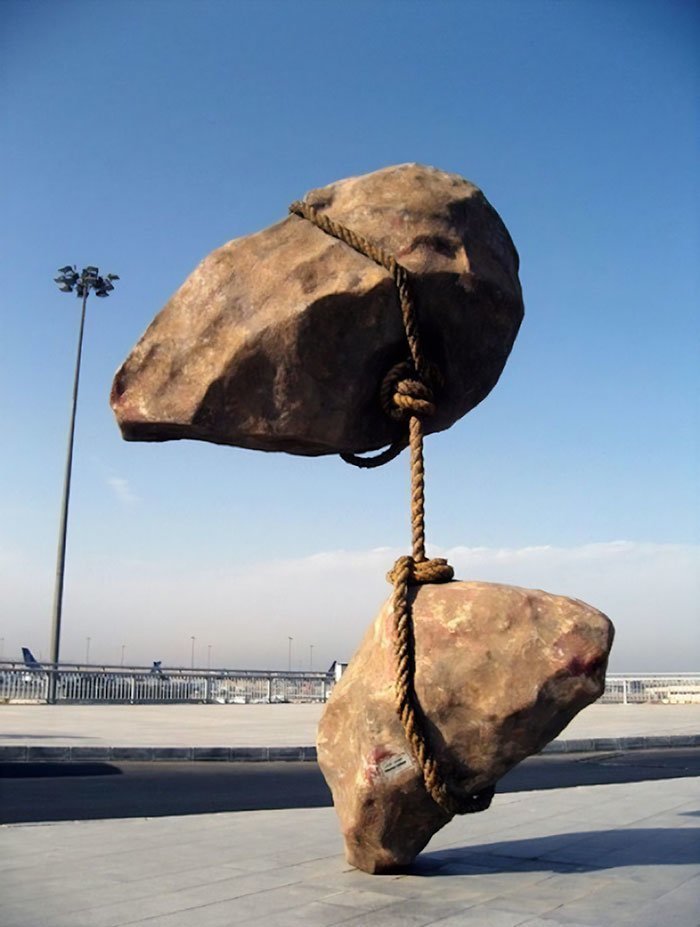 "Летающий камень", Смабан Аббас