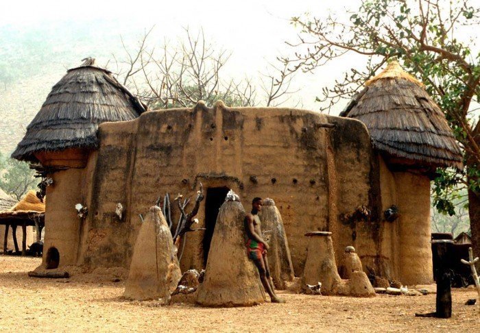 4. Характерные для африканской архитектуры соломенные крыши