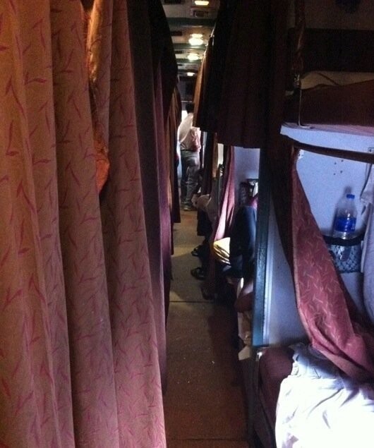 Поездка на поезде в Индии