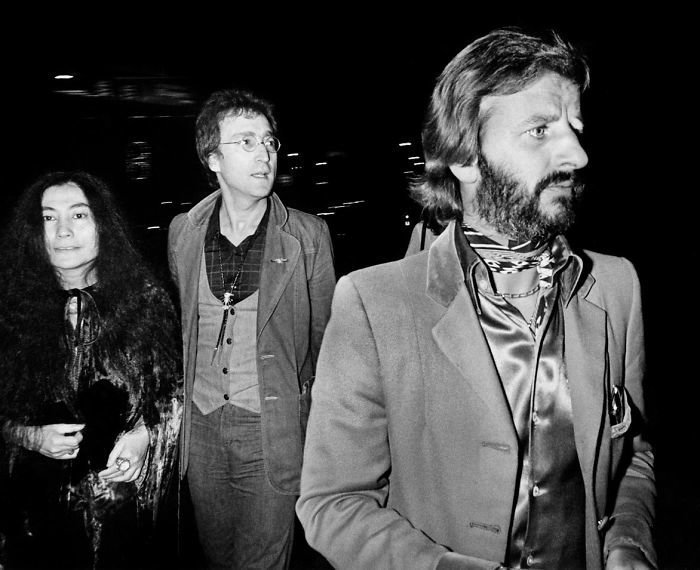 21. Ринго, Джон Леннон и Йоко, 1976