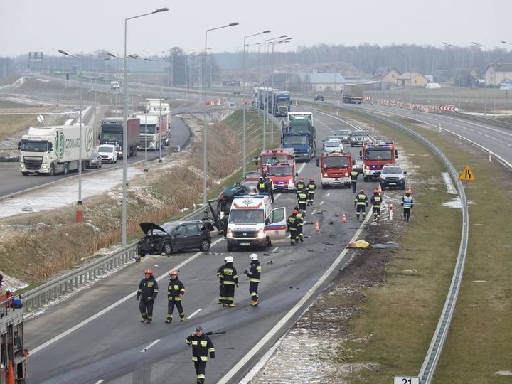 Два польских водителя дрались на трассе – их насмерть сбил белорусский дальнобойщик