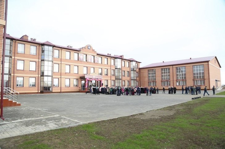 10. Две новые школы на 1440 мест открыли в Чечне