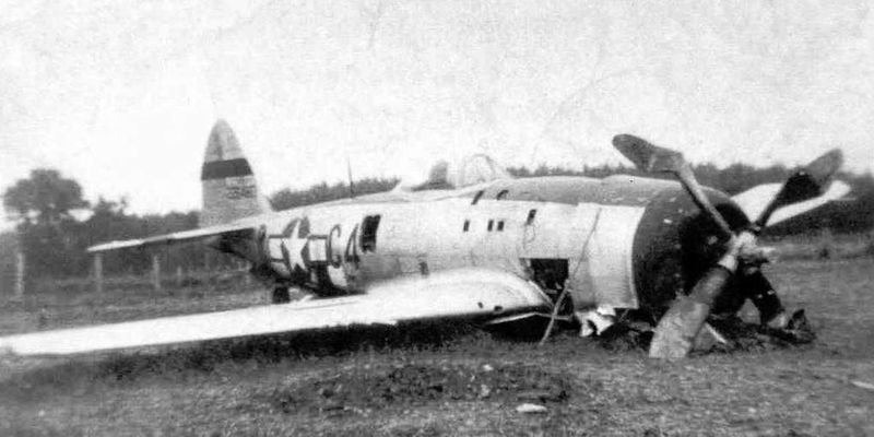 P-47 Thunderbolt после вынужденной посадки