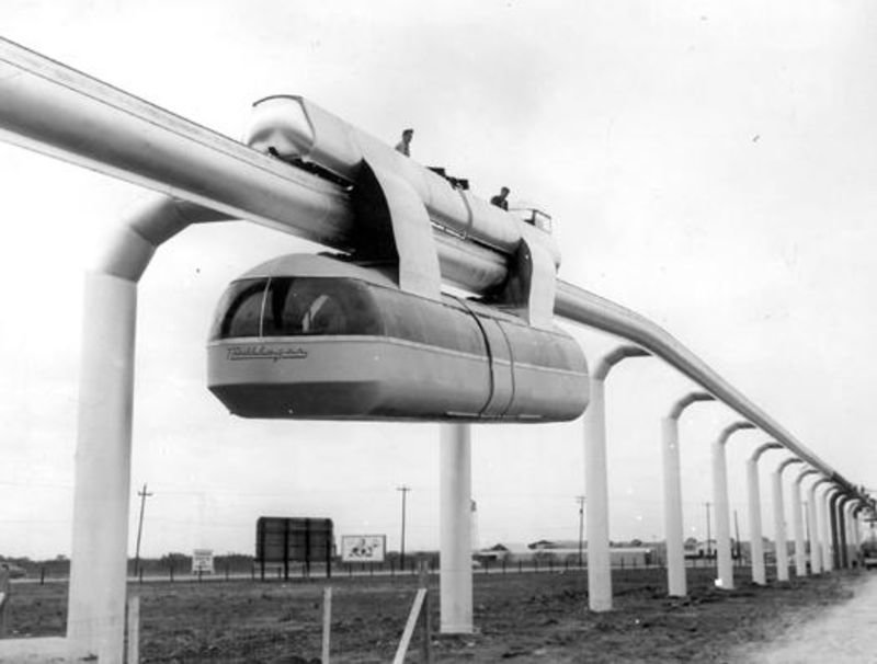 Monorail, Inc. разместила эту демонстрационную линию в парке Arrowhead в Хьюстоне в 1956 году