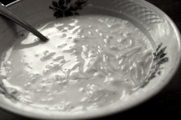 8. Молочный суп – не особо приятное сочетание молока, лапши и пенки сверху