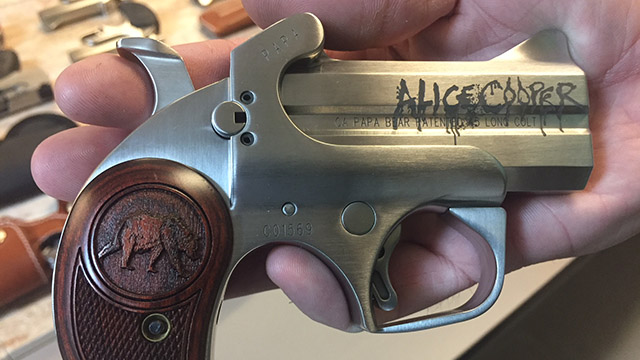Пистолет, произведённый для музыканта Элиса Купера.