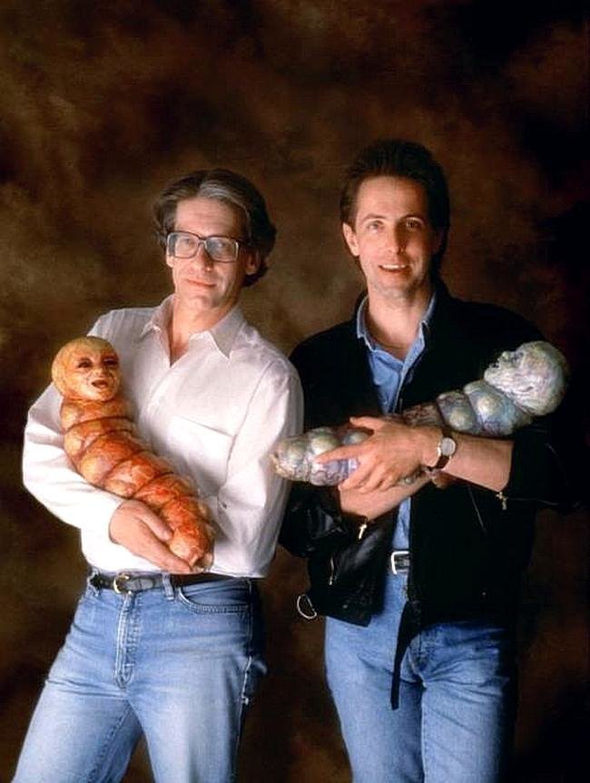 Дэвид Кроненберг и Клайв Баркер на съемочной площадке фильма ужасов  НОЧНОЙ НАРОД (Nightbreed) 1990.