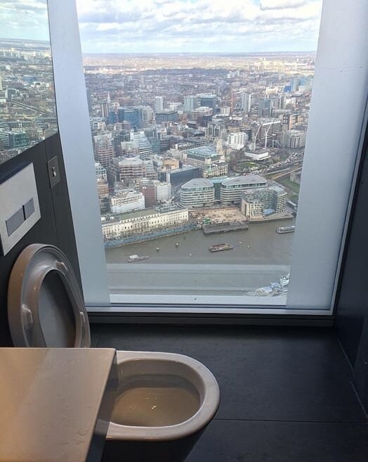 5. Вид из туалета в знаменитом небоскребе The Shard в Лондоне