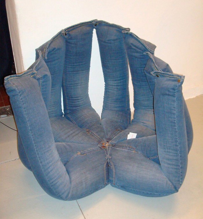 Кресло из старых джинсов. Человеческая многоджинска!