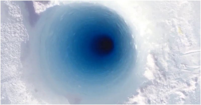 Что происходит, когда бросаешь кусок льда в 90-метровую скважину в Антарктике