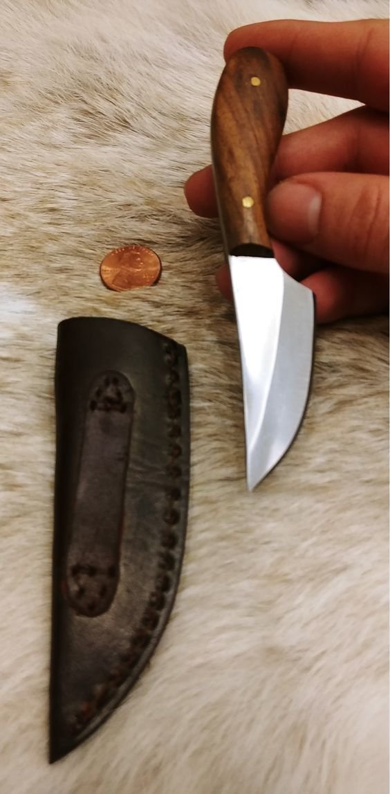 Medium Scatch Knife - фиксированный нож для снятия шкурки