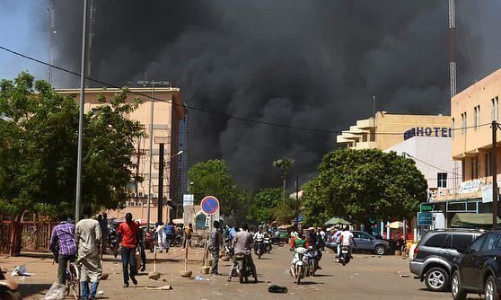В столице периодически происходят теракты. Последний случился 4 дня назад — были атакованы здание генштаба и посольство Франции