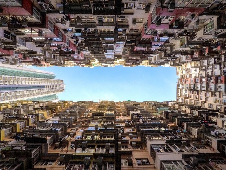 1. Муравейники Гонконга. (Фото Michael Scott | UK National Geographic Traveller Photography Competition 2018):