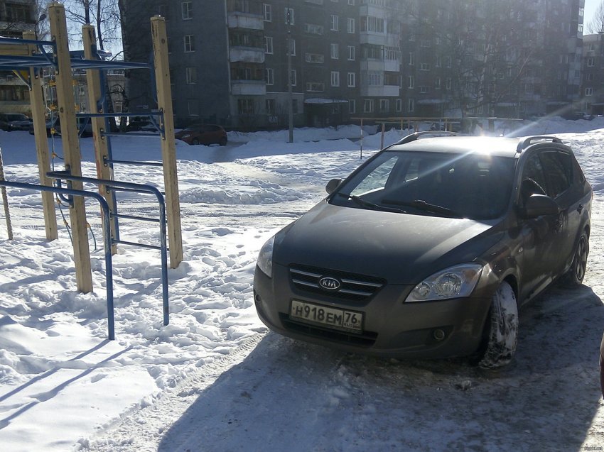 Поздравляю хозяина вот этой машины с Международным Женским Днём 8 марта