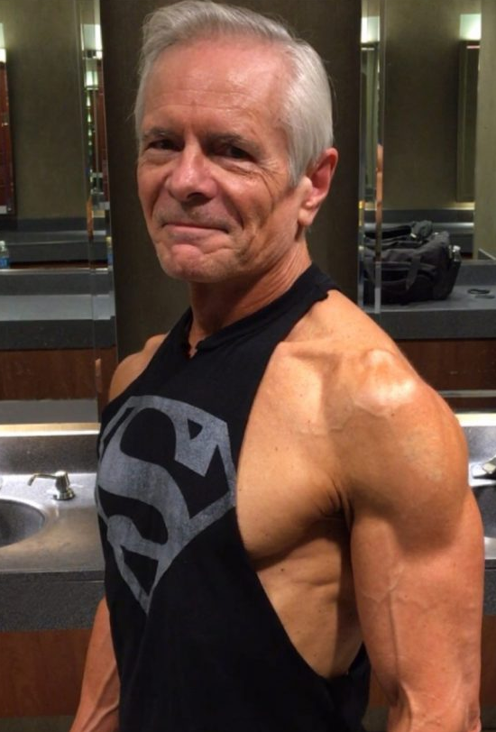 67-летний бывший морской пехотинец США из Далласа (штат Техас) начал вести фитнес-блог два года назад, и сам не ожидал такого наплыва аудитории
