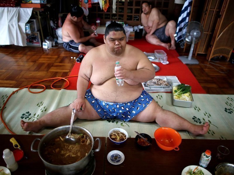 Как питаются борцы сумо