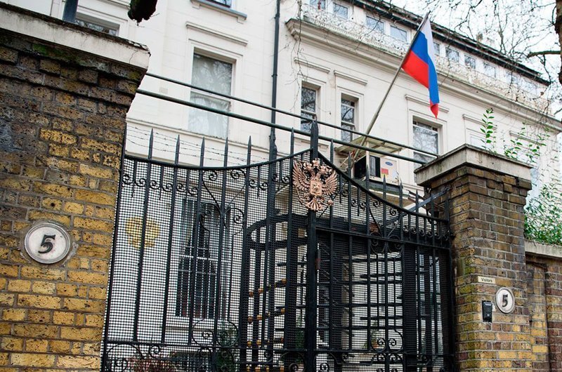 Что стоит за высылкой наших дипломатов