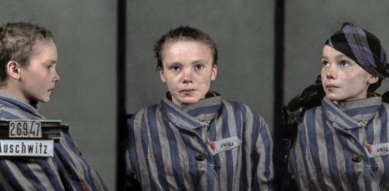 Узница лагеря смерти: цветные фотографии 14-летней девочки из Освенцима