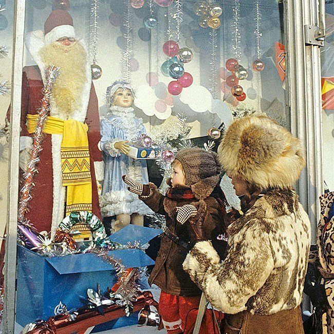 Витрины "Детского мира". 1987 год.