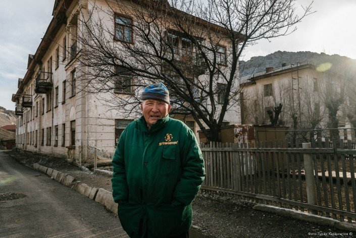 «Я проработал 33 года на шахте, сейчас мне 80, и вот уже больше 20 лет я на пенсии», — говорит Тойлен Омбаев.