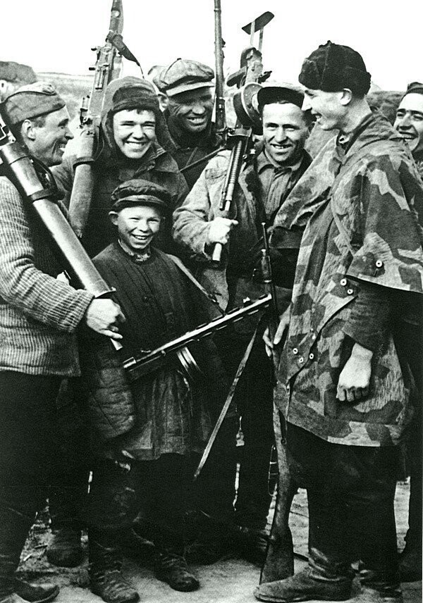 Юный партизан, 1942