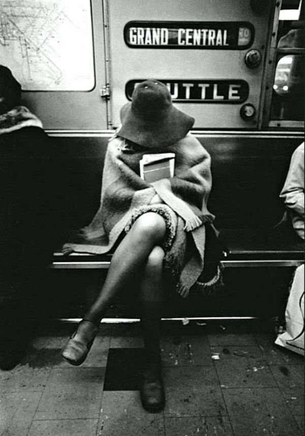Женщина в метро, ​​Нью-Йорк, 1970