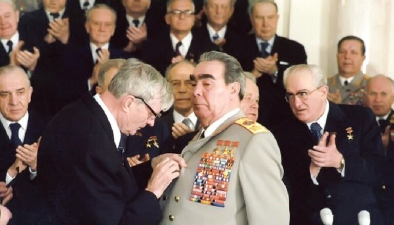 «Победа» для Брежнева. Самый вопиющий случай подхалимажа эпохи застоя