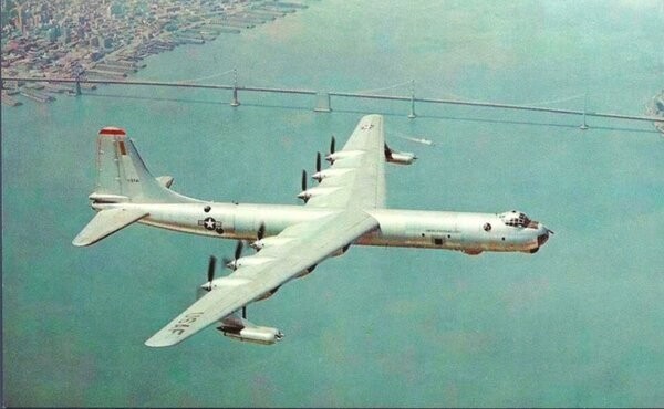 Летающие гиганты: Convair B-36 - грозный десятимоторный "миротворец"