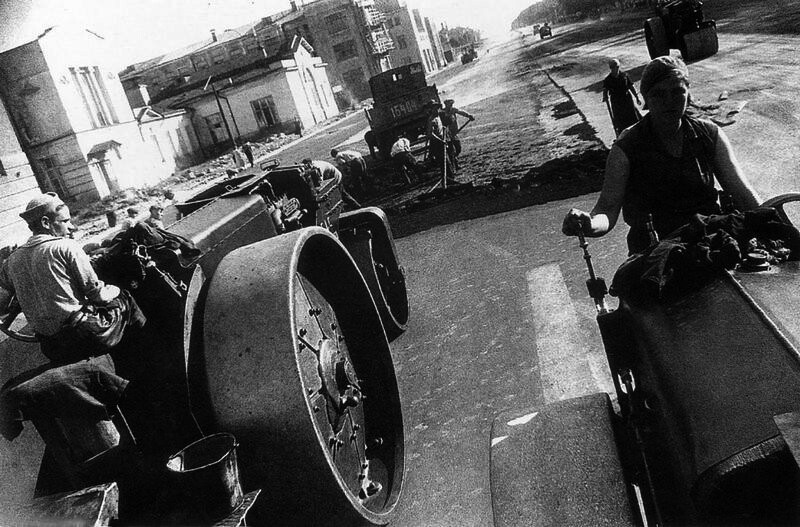 1931. Асфальтирование улицы
