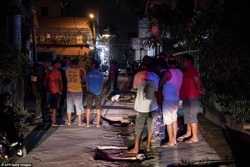 Фото с места событий: в минувший четверг в столице Филиппин, Маниле, был убит предполагаемый наркоторговец