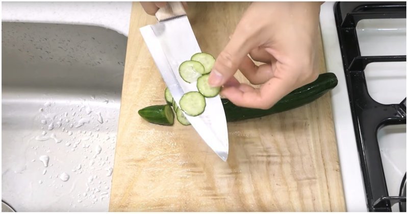 Японец сделал себе нож из обычной алюминиевой фольги