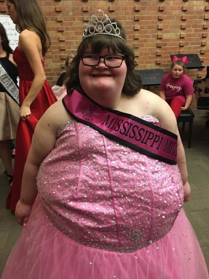 172-килограммовая девушка стала королевой красоты в Миссисипи