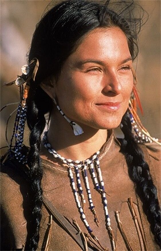 Сакаджавея — молодая женщина из индейского племени северных шошонов, проживавшего на территории, где сейчас находится штат Айдахо
