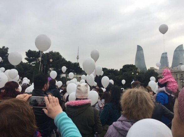 В Баку почтили память жертв трагедии в Кемерово