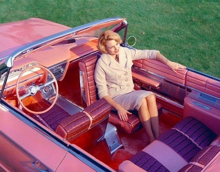Кабриолет Buick Flamingo с вращающимся передним пассажирским сиденьем, 1961 