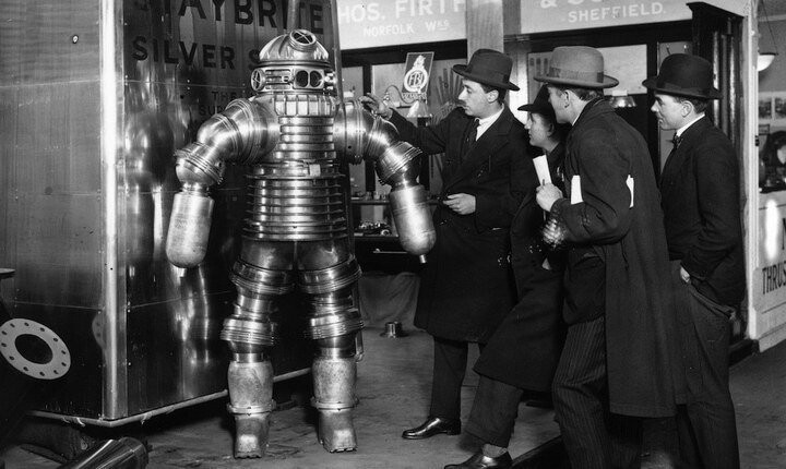 Мистер Перес и его новый стальной водолазный костюм, Лондон, 1925