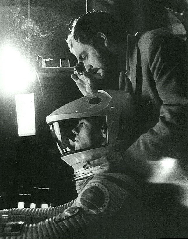 Стэнли Кубрик на съемочной площадке «2001: космическая одиссея»