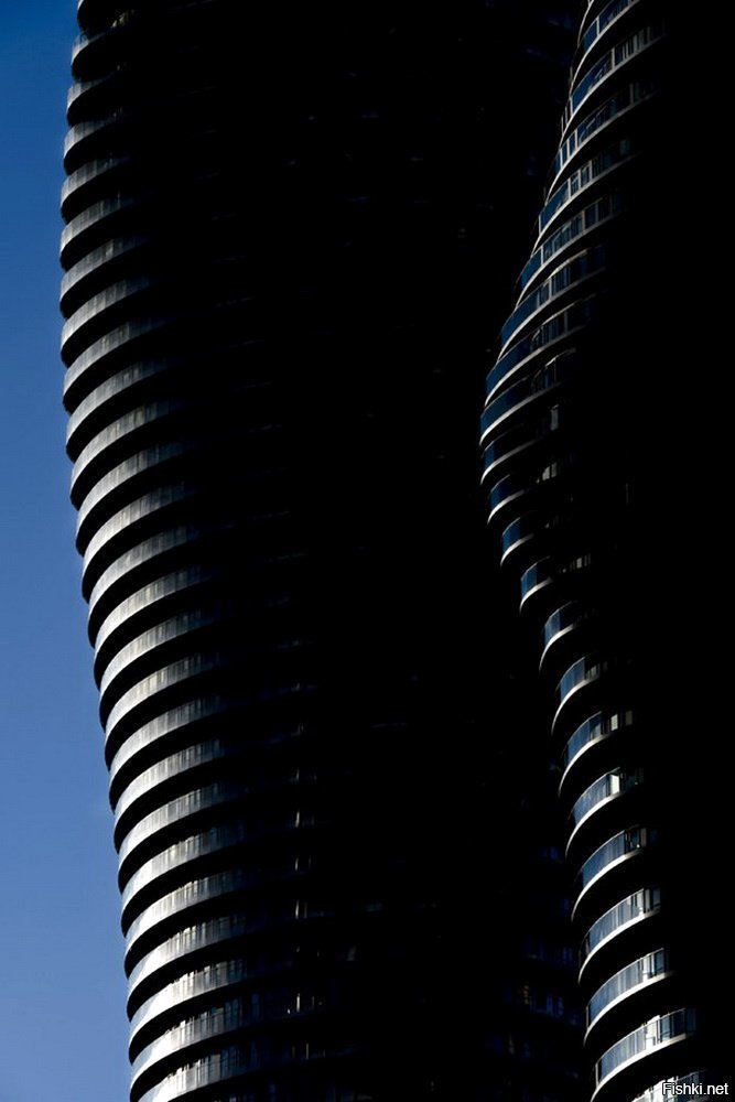 Небоскрёбы Absolute Towers, Миссисcога, Канада