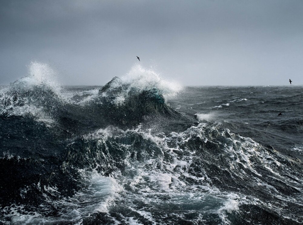 К чему снится шторм волны. Северный Ледовитый океан шторм. Карское море шторм. Берингово море шторм. Шторм в океане.