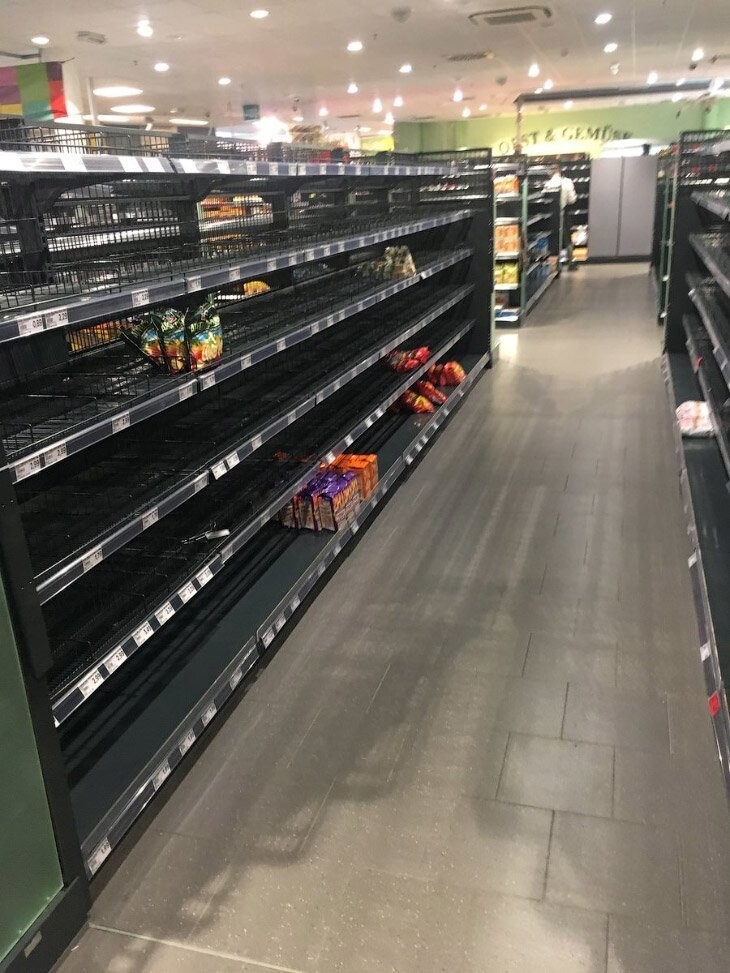 Супермаркет в Гамбурге убрал с полок всё иностранное и оставил лишь немецкие продукты