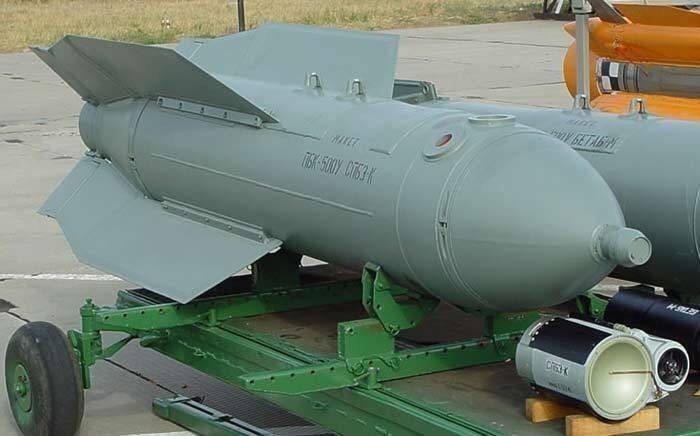 "Новая военная игрушка Путина" перевод вы...ера "Daily Express", Великобритания, с комментарием
