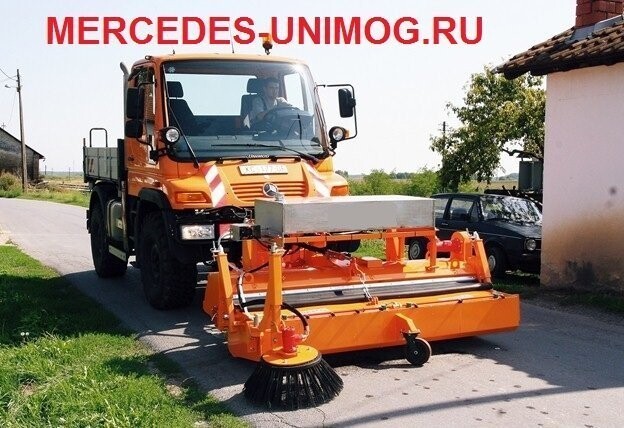 Mercedes-Benz Unimog U400 с подметальной щеткой