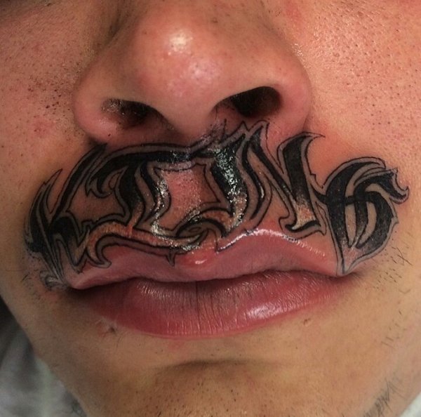 15 худших татуировок на губах, которые можно было придумать
