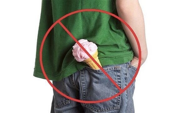 11. Запрет прогулок в общественных местах с мороженным в кармане в США