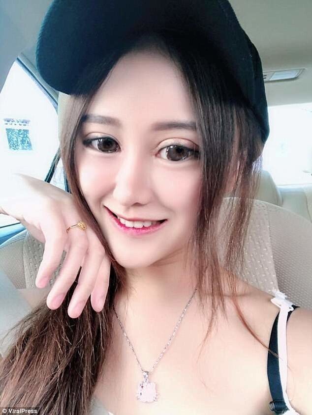 Поклонники в шоке: звезда Instagram* превратила себя в "китайскую Барби"