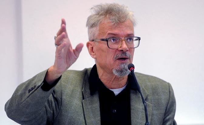 Эдуард Лимонов: Мне их не жалко. Я бы у них все отобрал