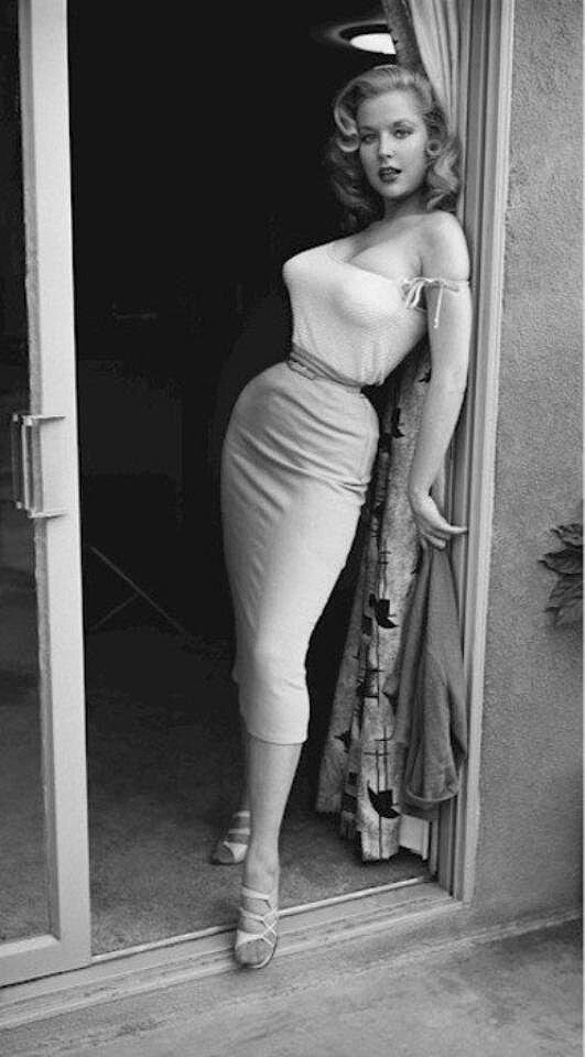 Бетти Бросмер — обладательница самой шикарной фигуры 50-х годов